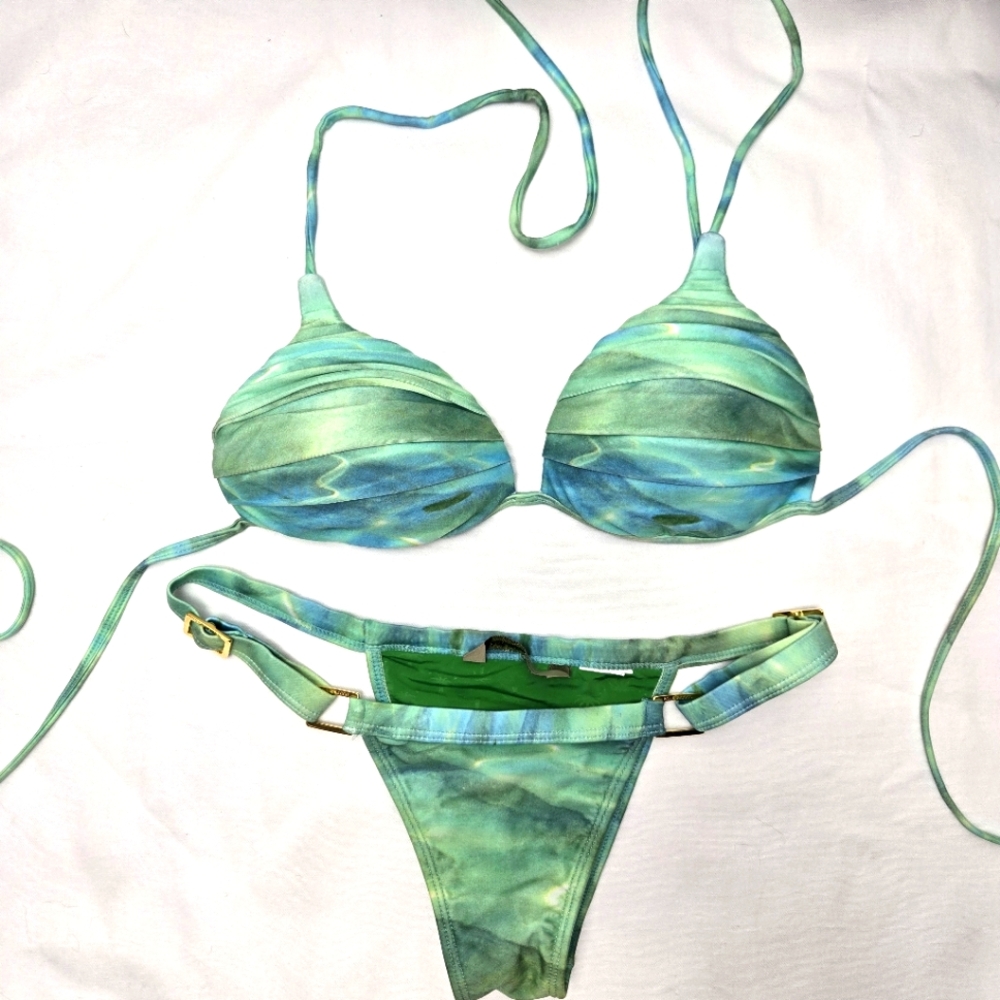 Agua De Coco Bikini